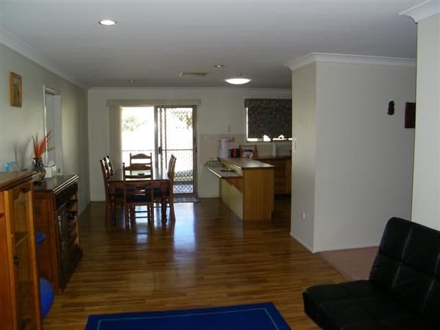 1 Palm Court, GLADSTONE QLD 4680, Gladstone - Thumbnail 4
