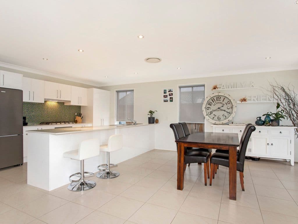 66 Hemsworth Avenue, Middleton Grange - Thumbnail 2