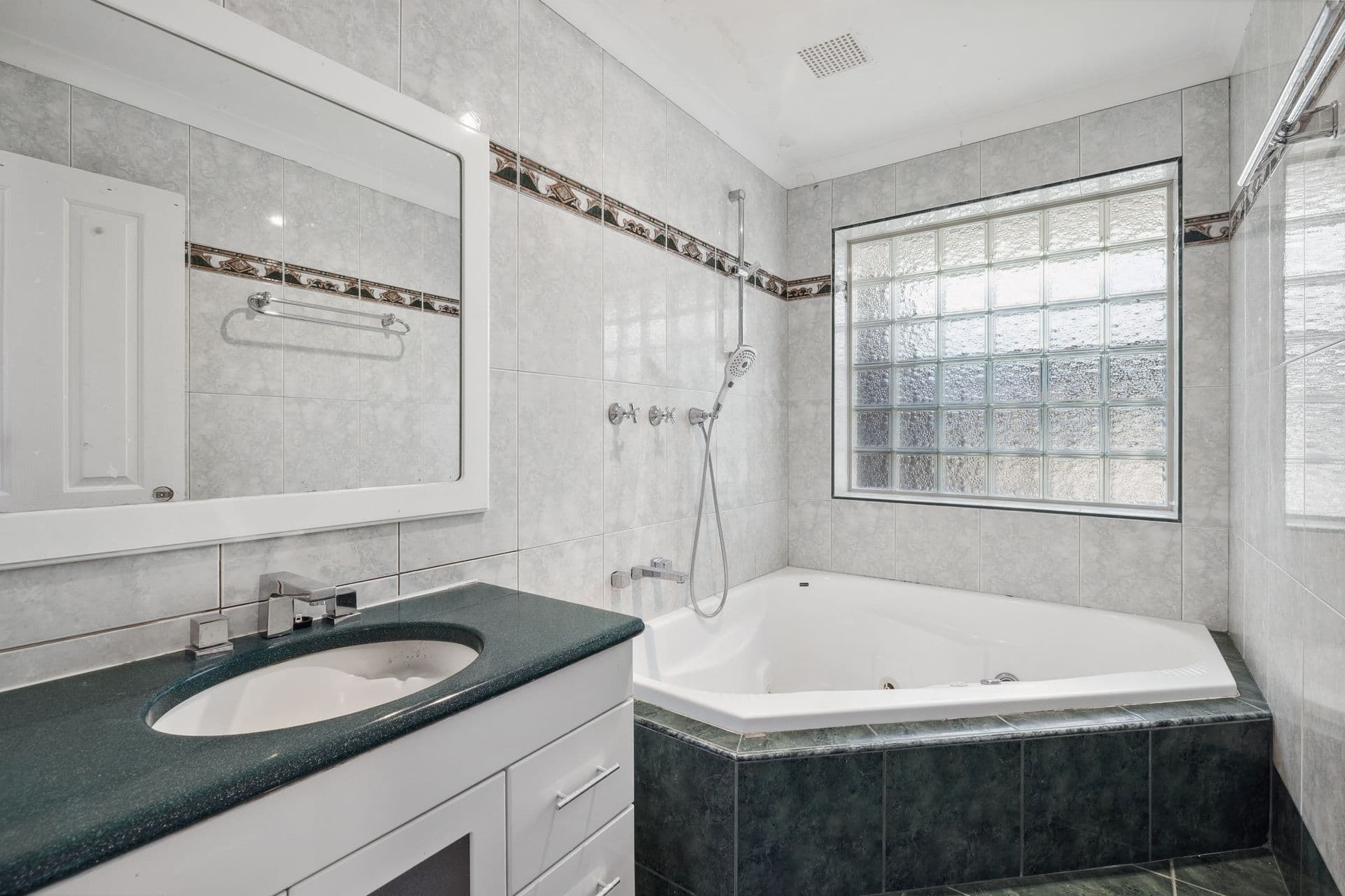9 The Mead, Kiara WA 6054, Kiara - Thumbnail 8