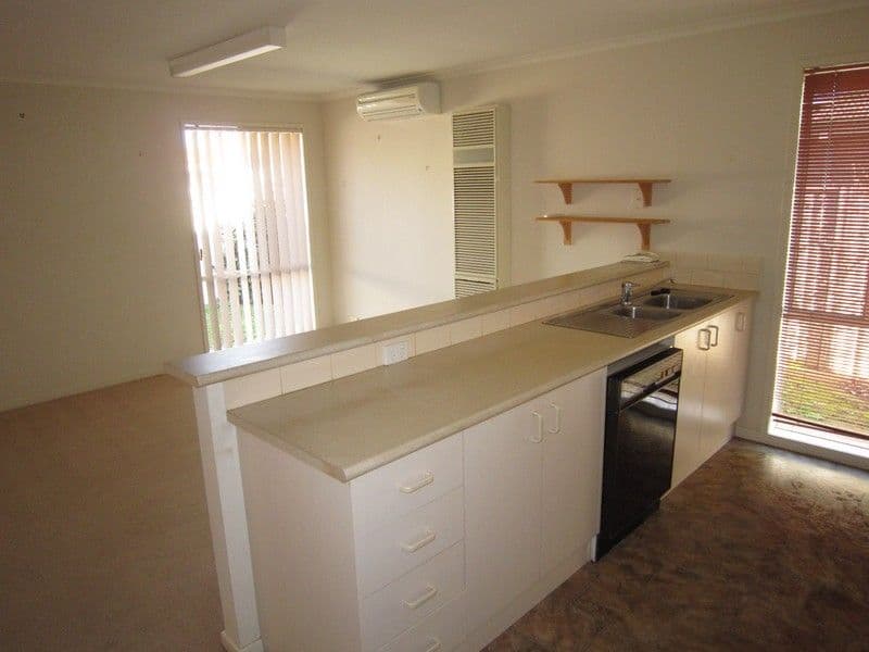 6 Alfred Avenue, ECHUCA VIC 3564, Echuca - Thumbnail 4