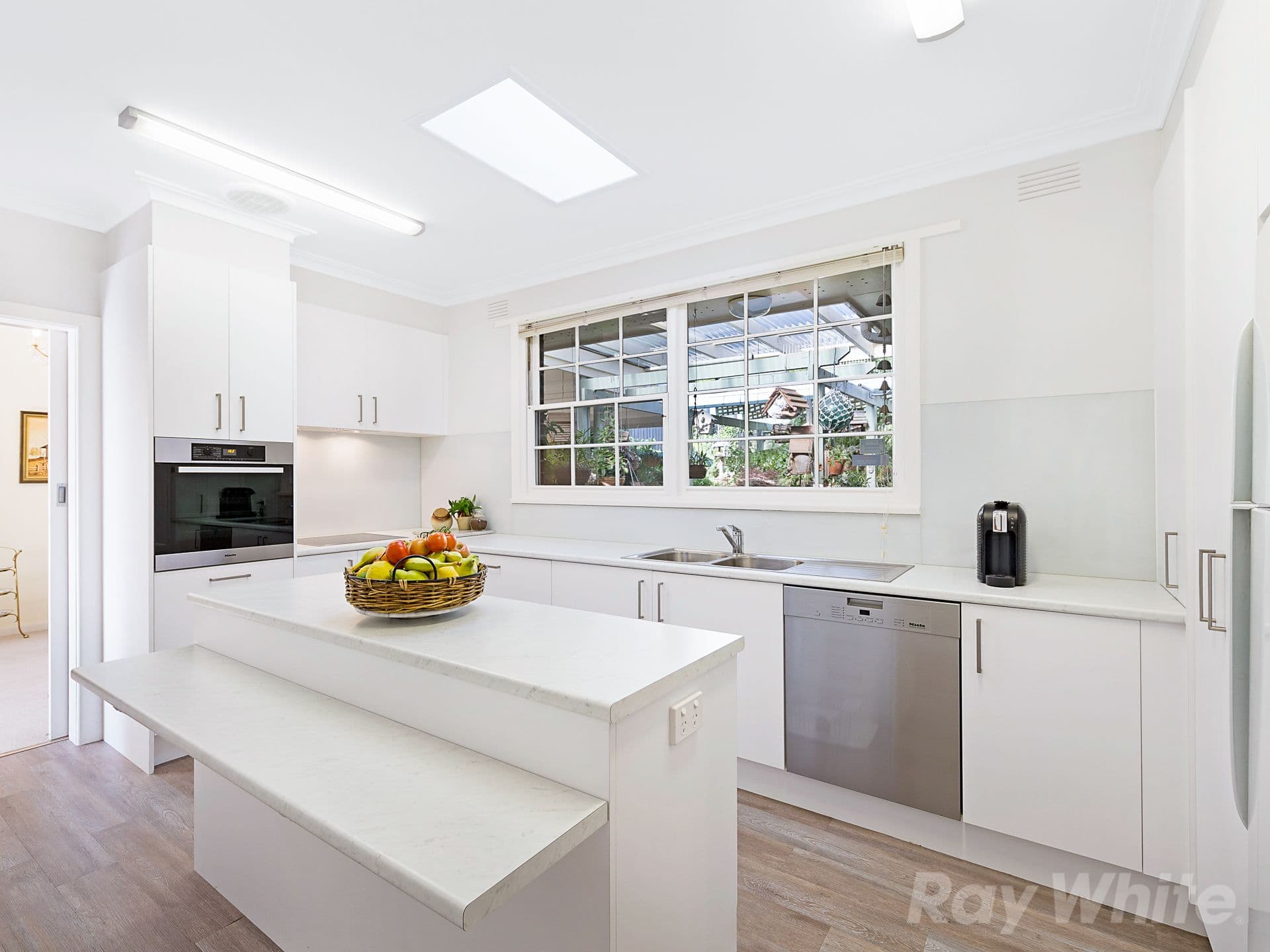 39 Driftwood Drive, Glen Waverley VIC 3150, Glen Waverley - Thumbnail 2