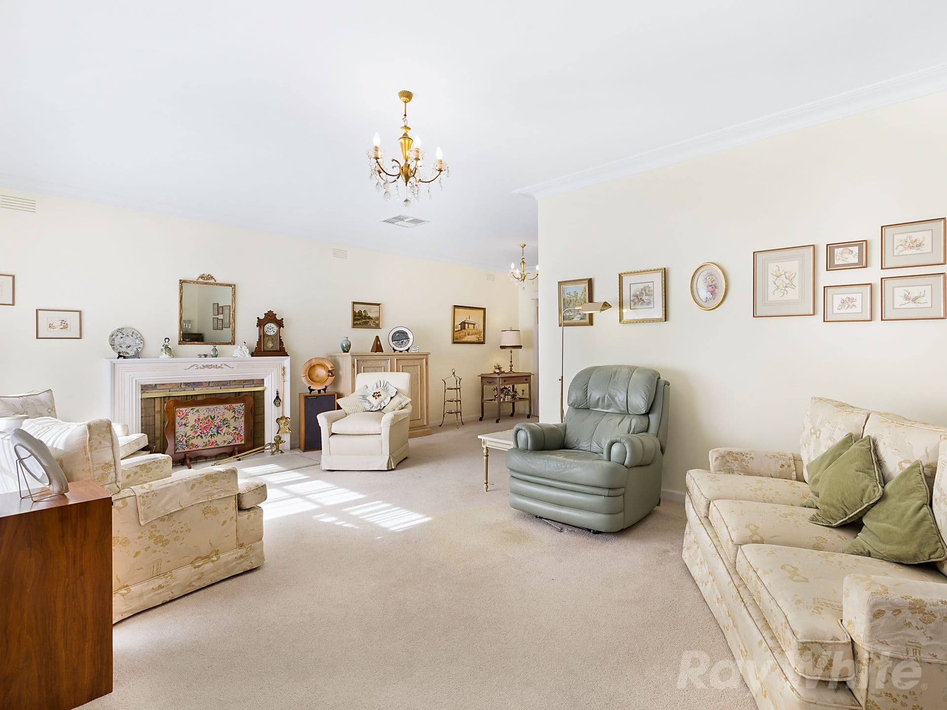 39 Driftwood Drive, Glen Waverley VIC 3150, Glen Waverley - Thumbnail 3