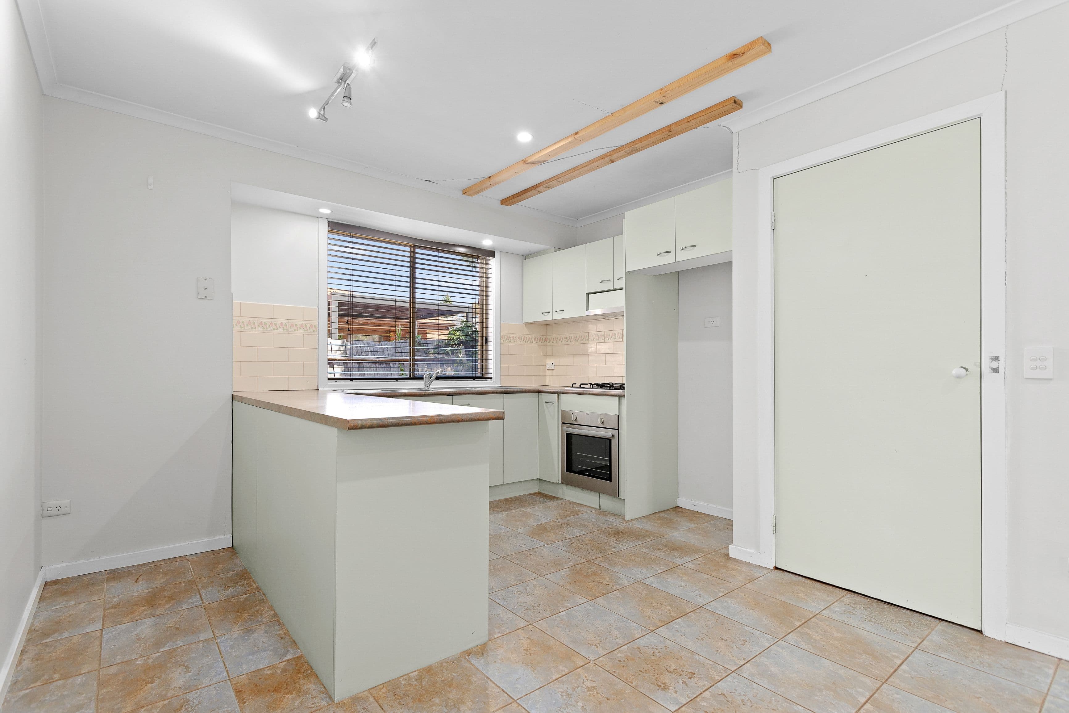 20 Hobson Crescent, Mill Park VIC 3082, Mill Park - Thumbnail 7