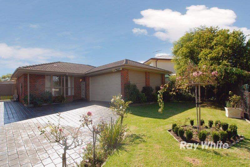 28 Frances Crescent, CRANBOURNE VIC 3977, Cranbourne North - Thumbnail 2