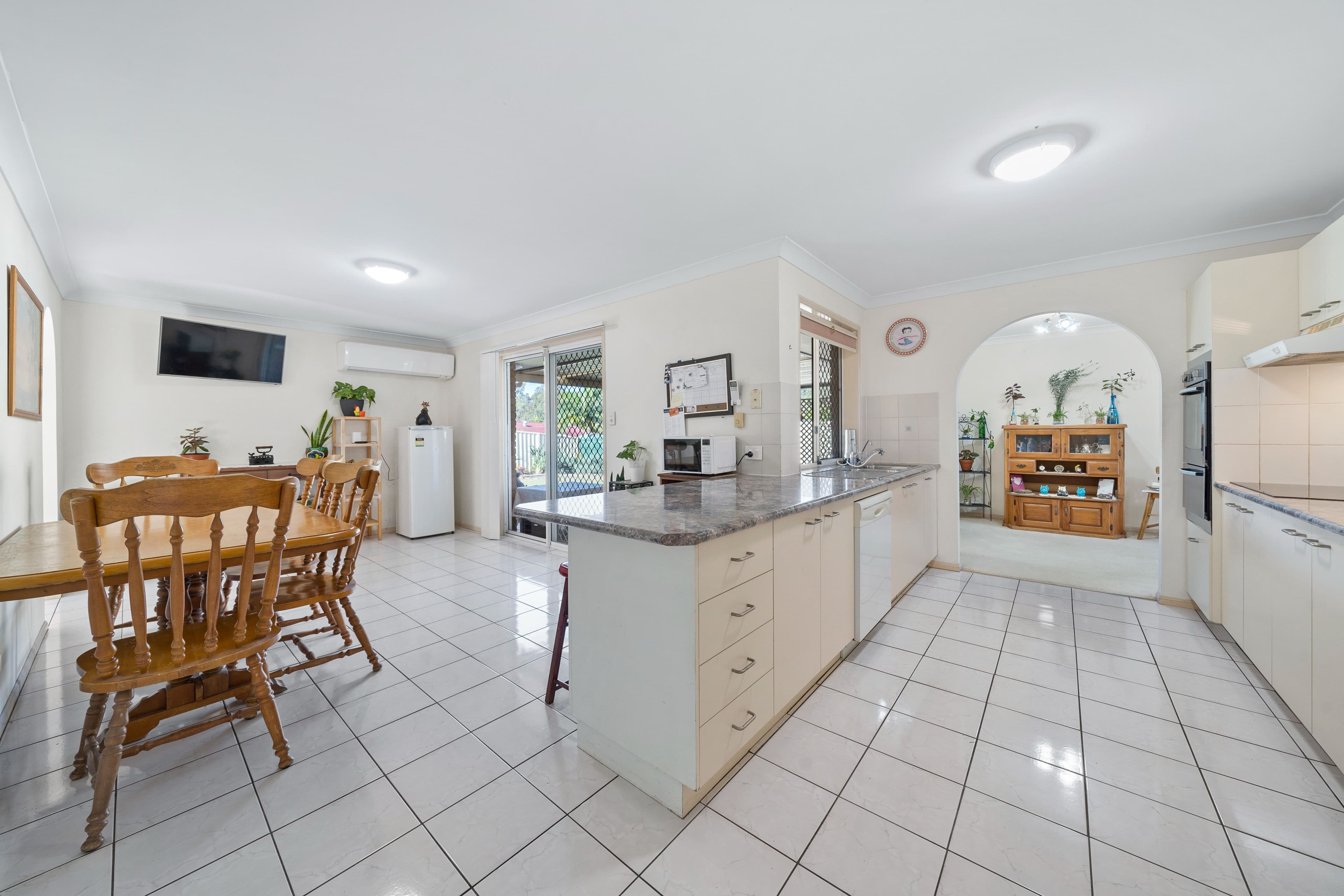 12 Rossmore Street, Heritage Park QLD 4118, Heritage Park - Thumbnail 3