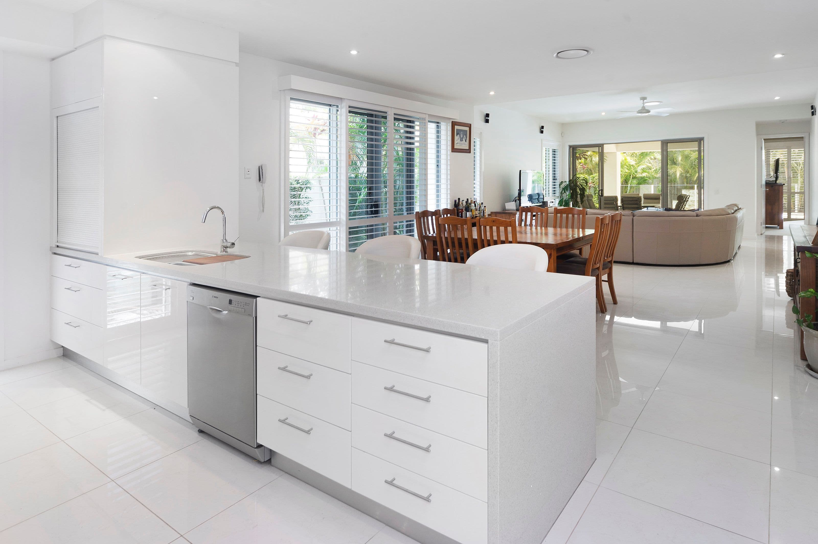 9132 Peter Senior Drive, Hope Island QLD 4212, Hope Island - Thumbnail 2