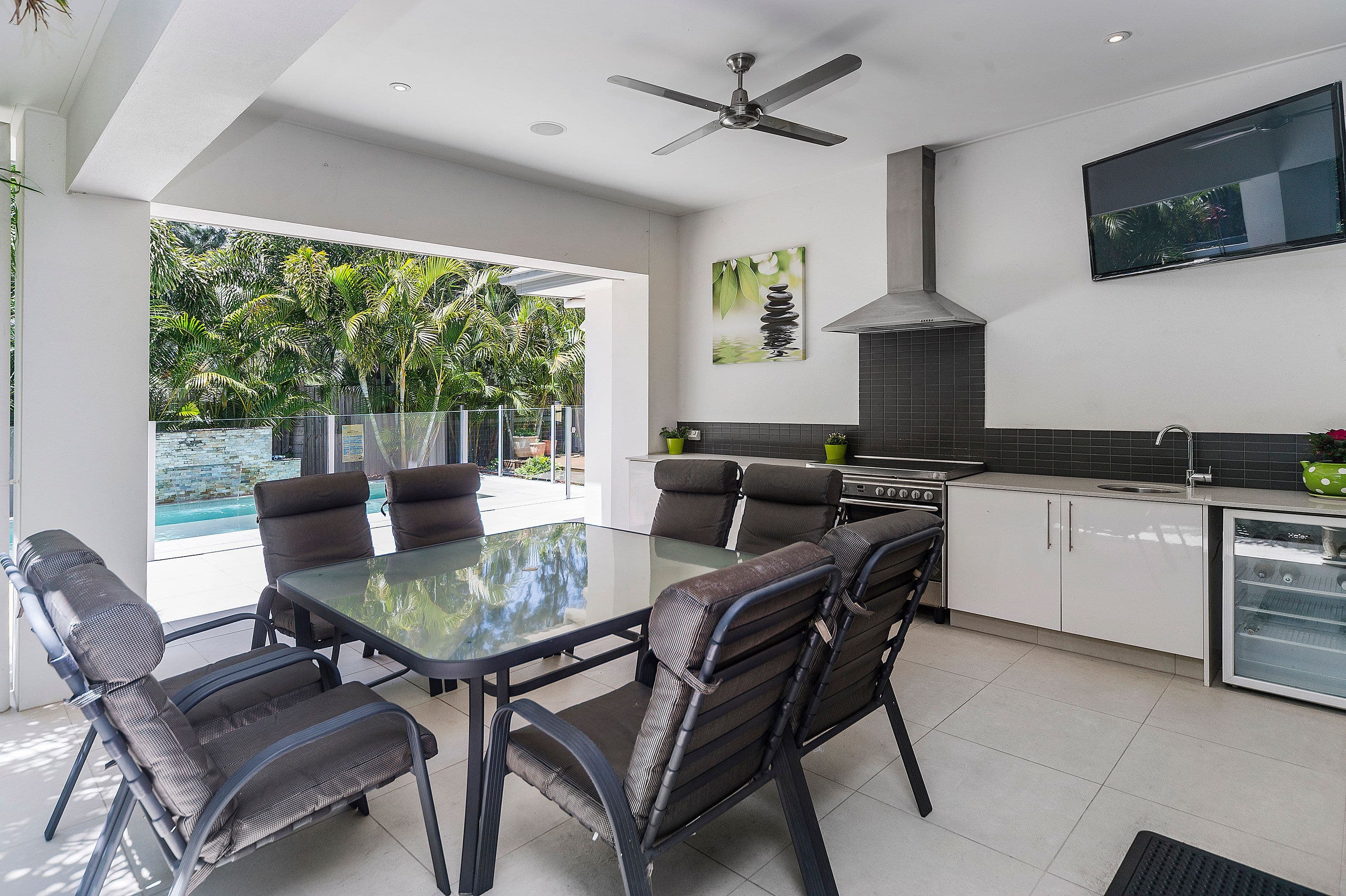 9132 Peter Senior Drive, Hope Island QLD 4212, Hope Island - Thumbnail 4