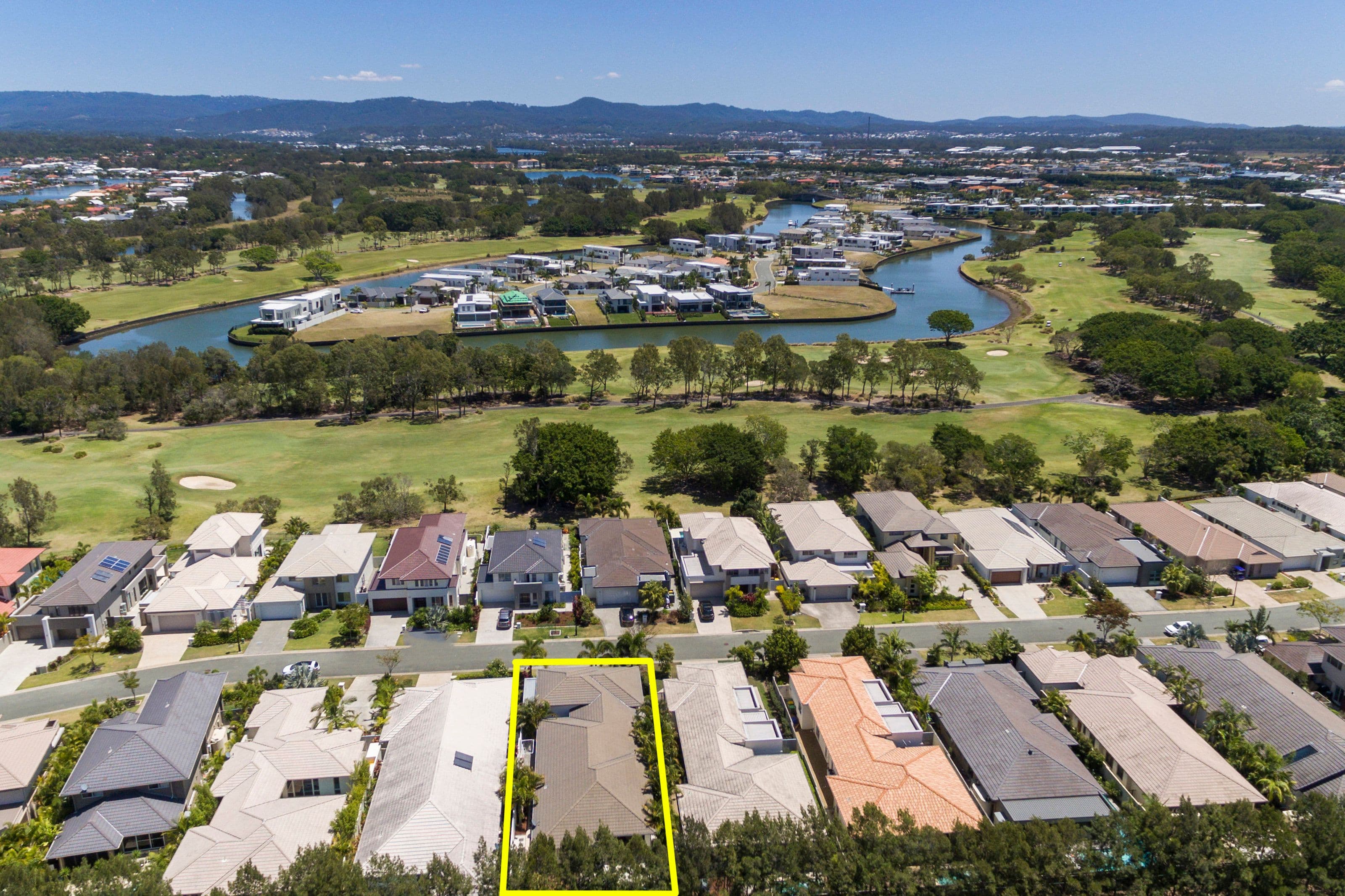 9132 Peter Senior Drive, Hope Island QLD 4212, Hope Island - Thumbnail 5