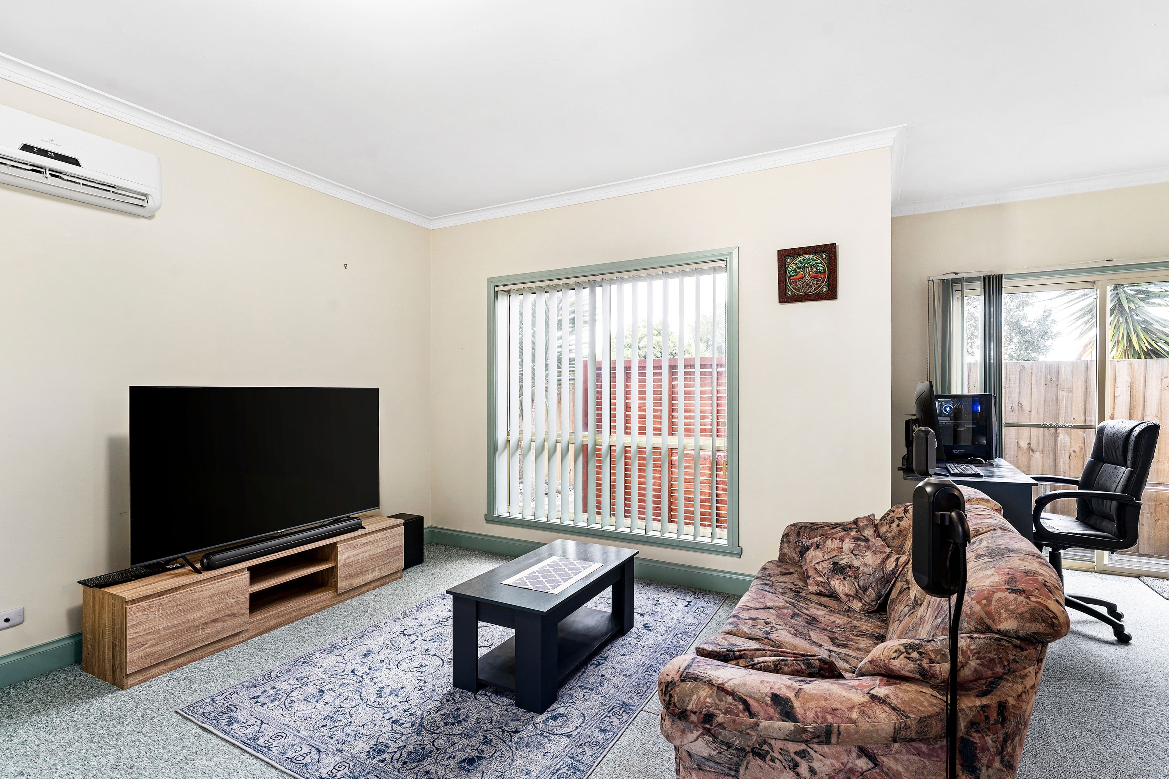 520 Elizabeth Drive, Sunbury VIC 3429, Sunbury - Thumbnail 2