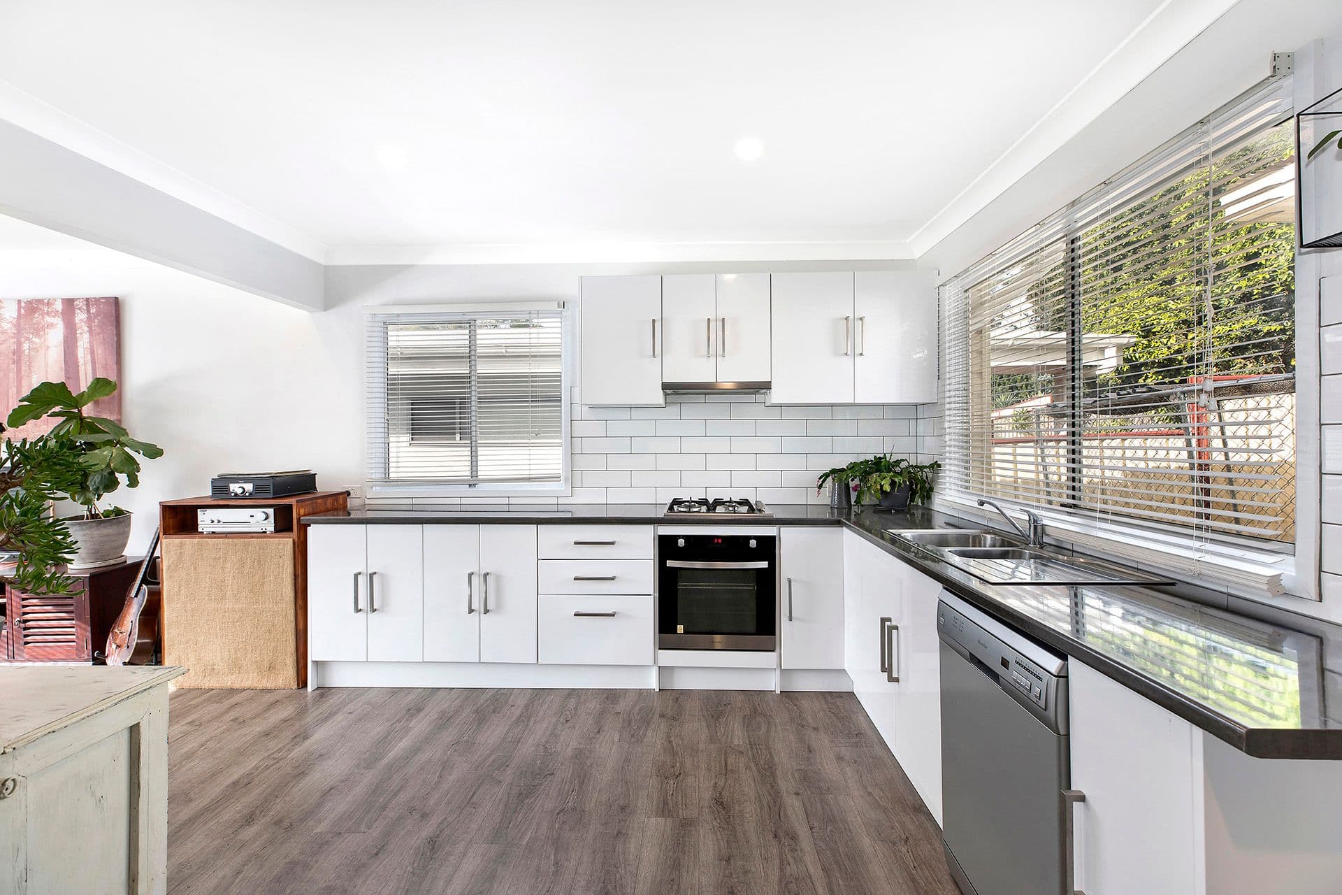 192 Lakedge Avenue, Berkeley Vale - Thumbnail 3