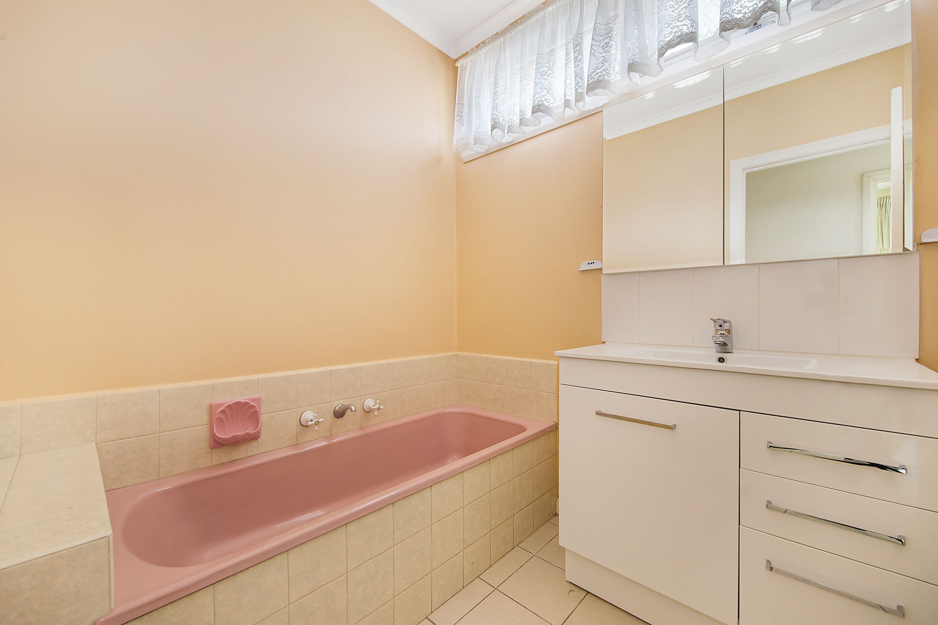 16 Robinlee Avenue, Burwood East VIC 3151, Burwood East - Thumbnail 5