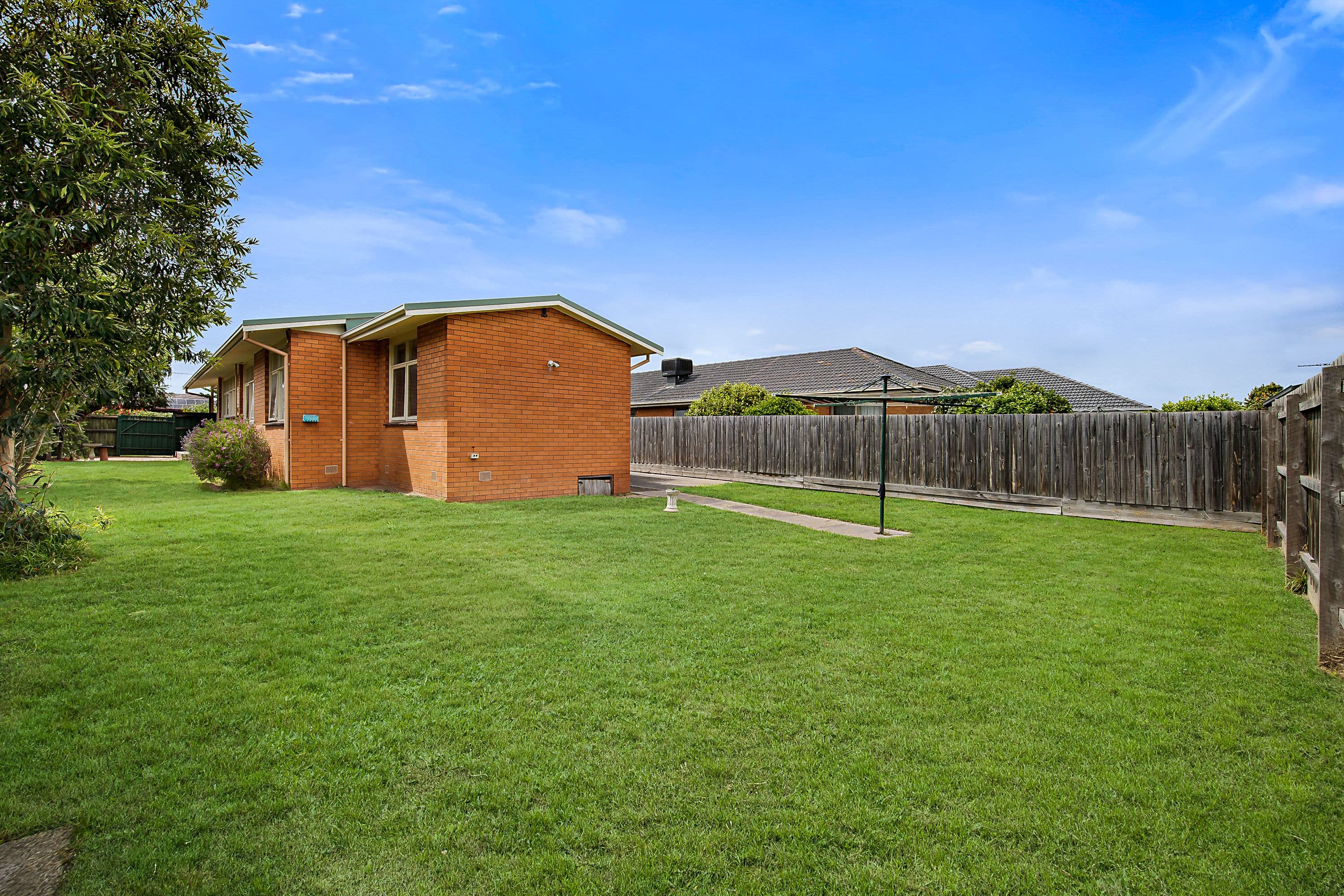 16 Robinlee Avenue, Burwood East VIC 3151, Burwood East - Thumbnail 8