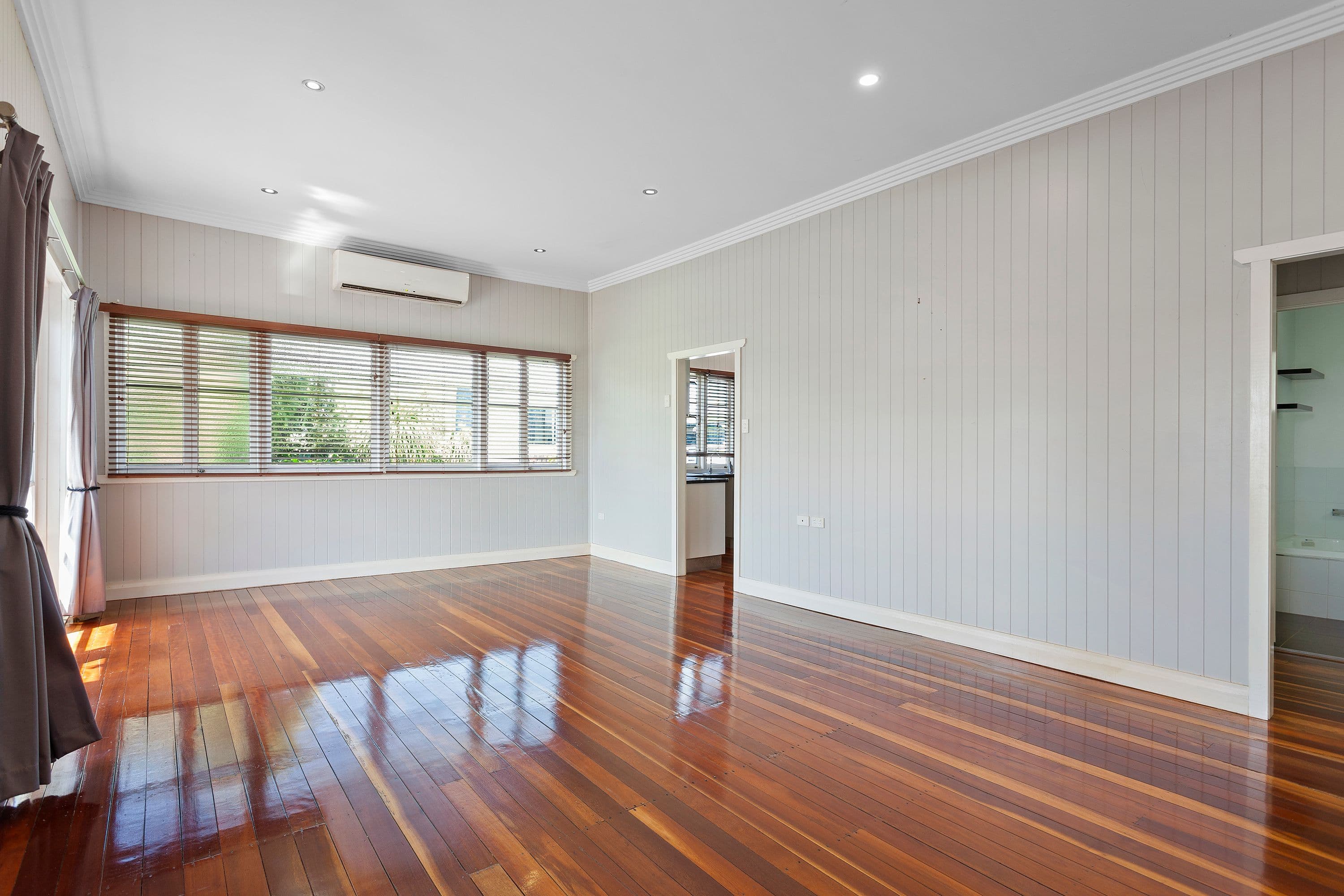 76 Beale Street, Oakey QLD 4401, Oakey - Thumbnail 2