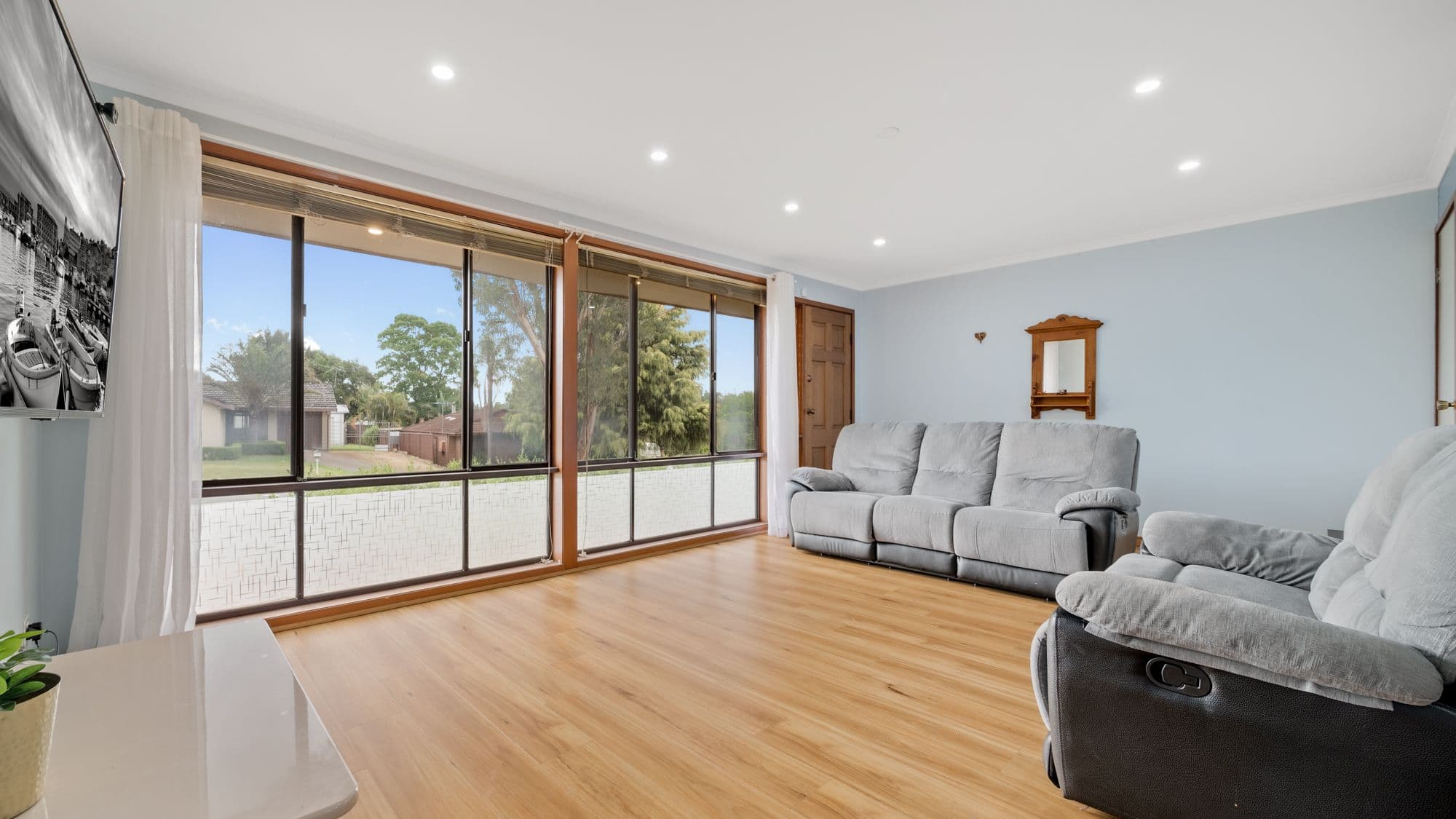 15 Anthony Drive, Rosemeadow NSW 2560, Rosemeadow - Thumbnail 2