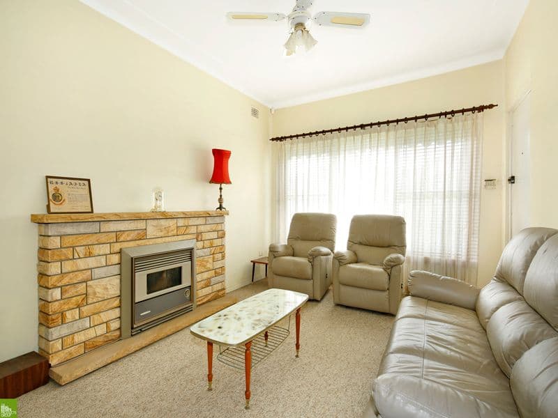 82 Stuart Road, Warrawong - Thumbnail 2