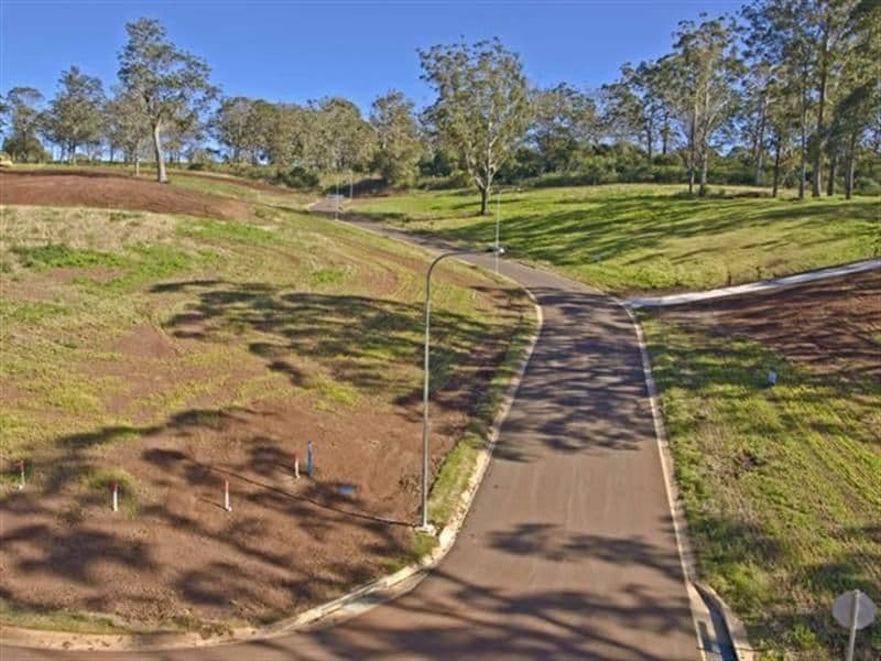 4 Anna Maria Street, BLUE MOUNTAIN HEIGHTS QLD 4350, Blue Mountain Heights - Thumbnail 2