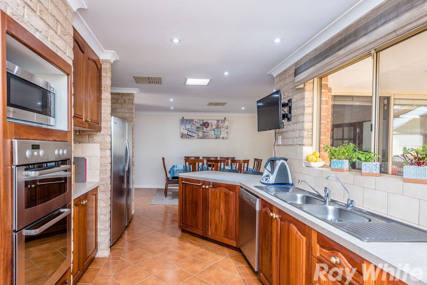 5 Sugarwood Court, Strathalbyn WA 6530, Strathalbyn - Thumbnail 2