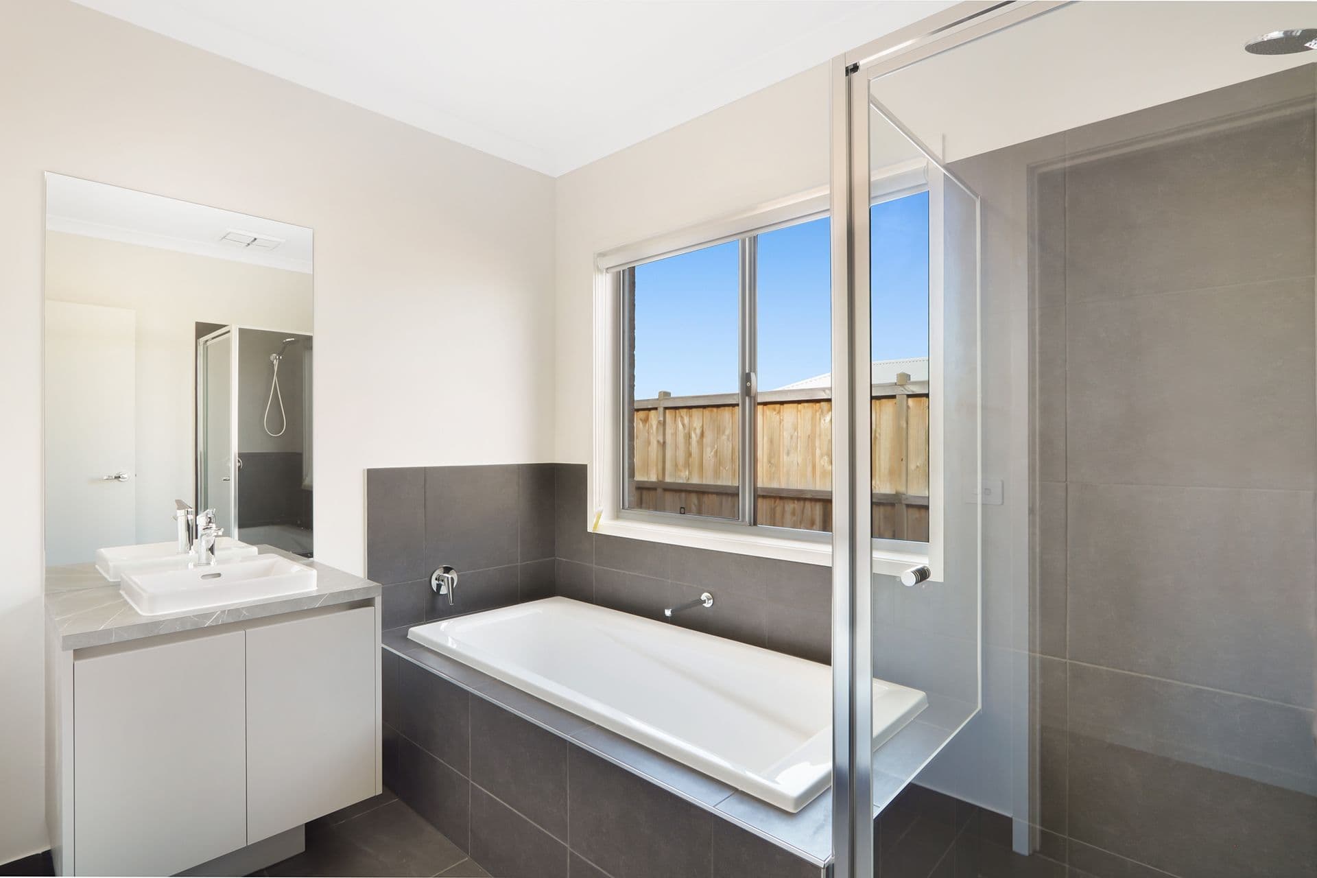15 Tambo Drive, Warragul VIC 3820, Warragul - Thumbnail 3
