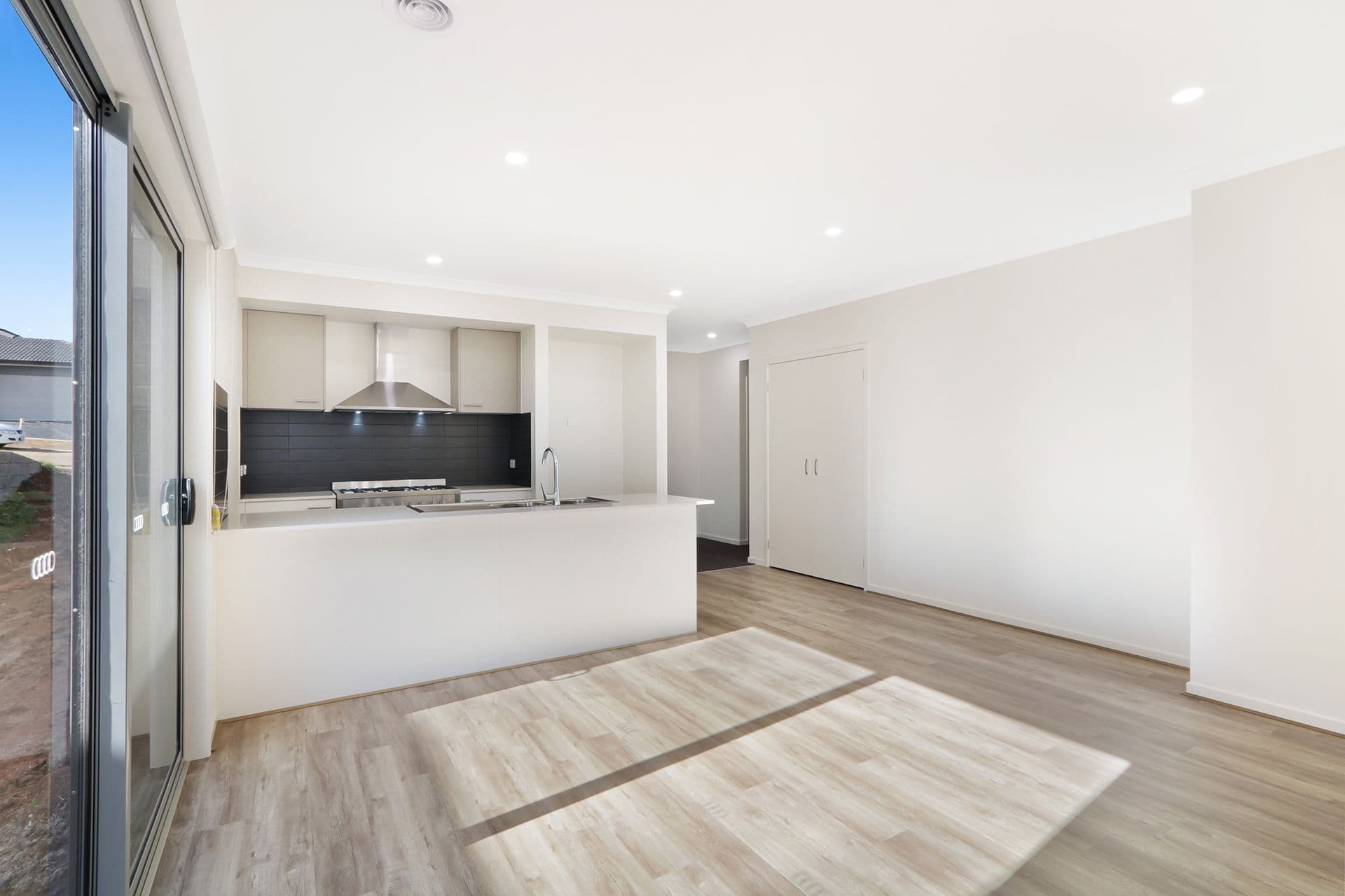 15 Tambo Drive, Warragul VIC 3820, Warragul - Thumbnail 4