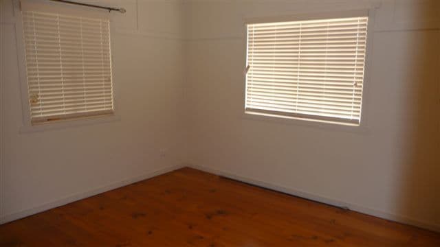 332 Hume Street, CENTENARY HEIGHTS QLD 4350, Centenary Heights - Thumbnail 5