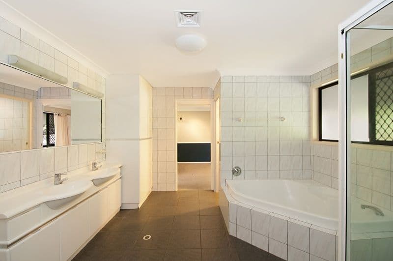 11 Bellara Street, ASHMORE QLD 4214, Ashmore - Thumbnail 3