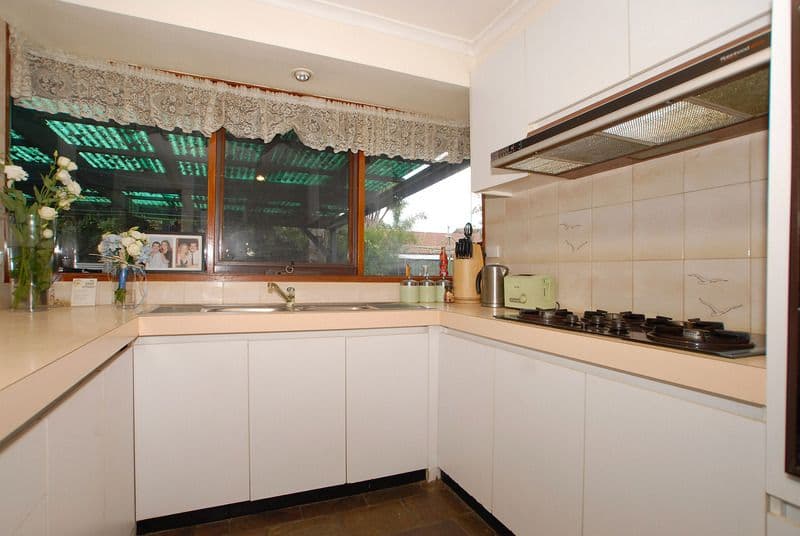 151 Lyrebird Drive, CARRUM DOWNS VIC 3201, Carrum Downs - Thumbnail 2