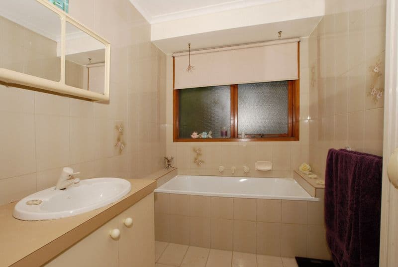 151 Lyrebird Drive, CARRUM DOWNS VIC 3201, Carrum Downs - Thumbnail 4