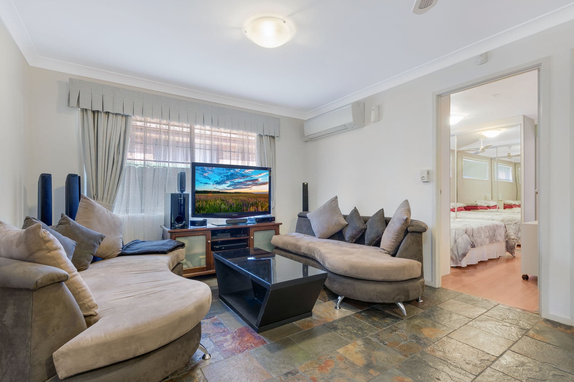 62 Fenton Crescent, Minto - Thumbnail 5