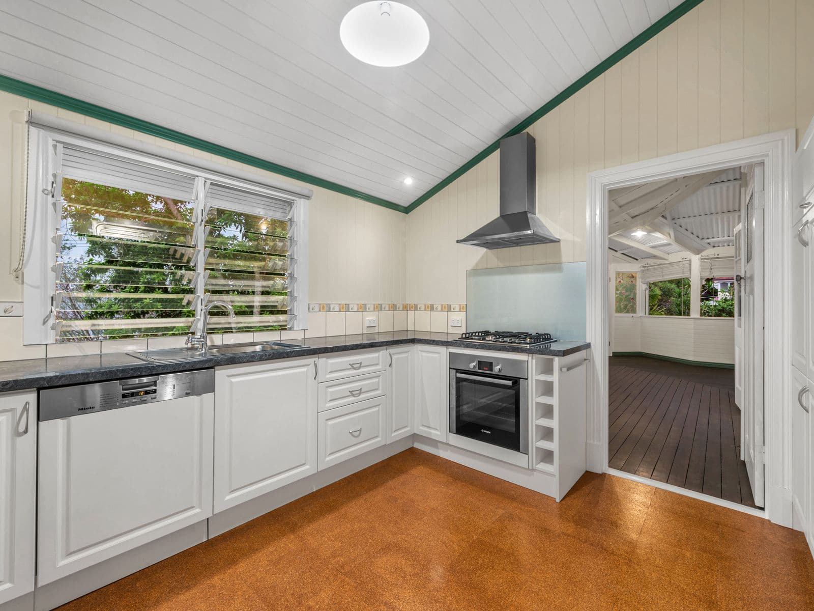 81 Lloyd Street, Camp Hill QLD 4152, Camp Hill - Thumbnail 6