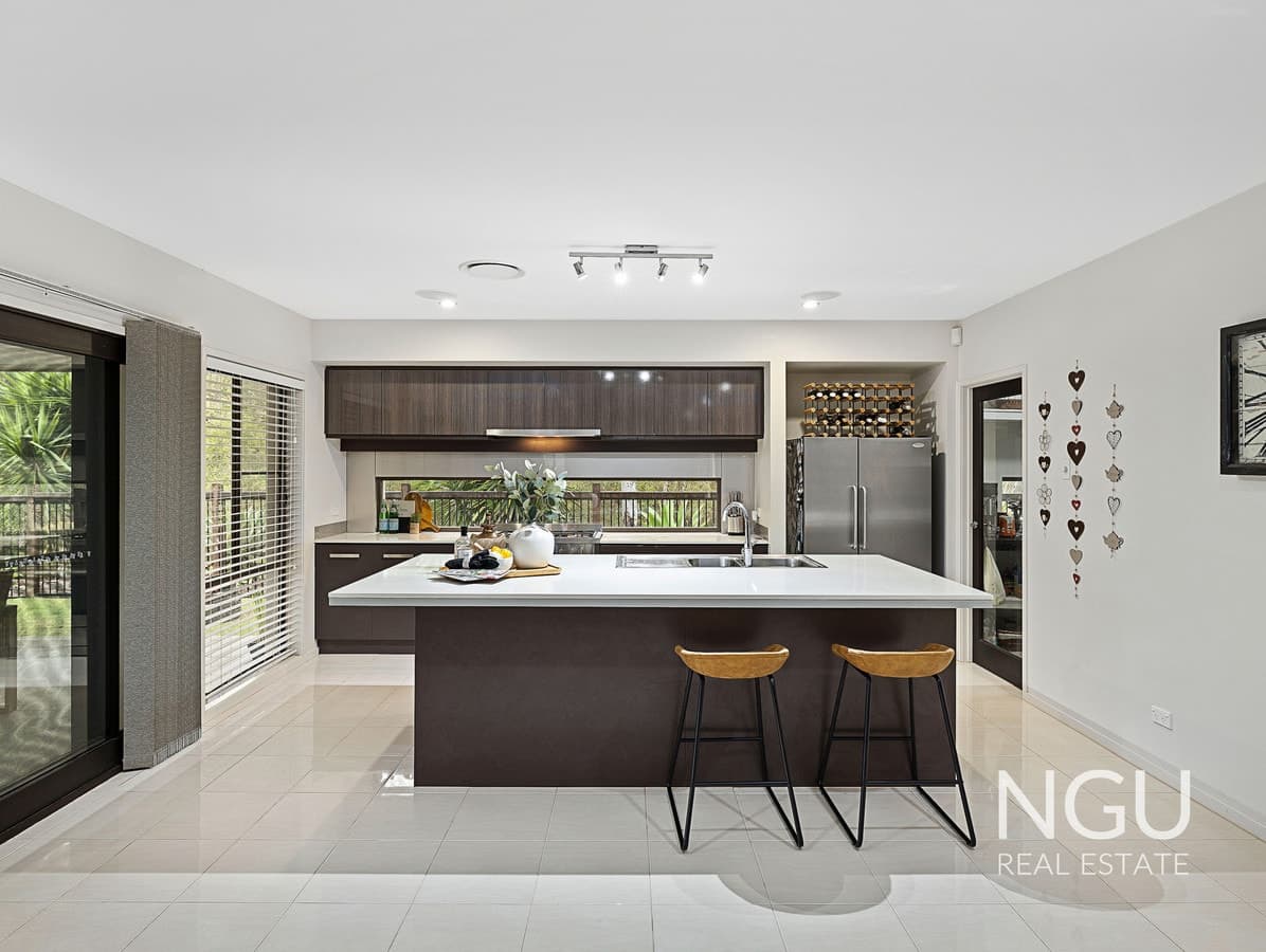 17 Rush Drive, Augustine Heights QLD 4300, Augustine Heights - Thumbnail 4