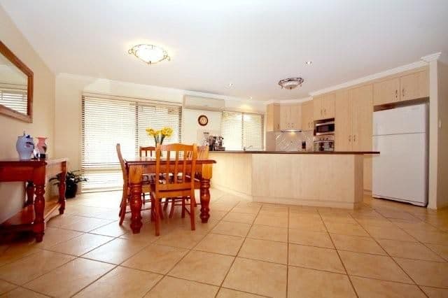 17 Holt Street, MIDDLE RIDGE QLD 4350, Middle Ridge - Thumbnail 3