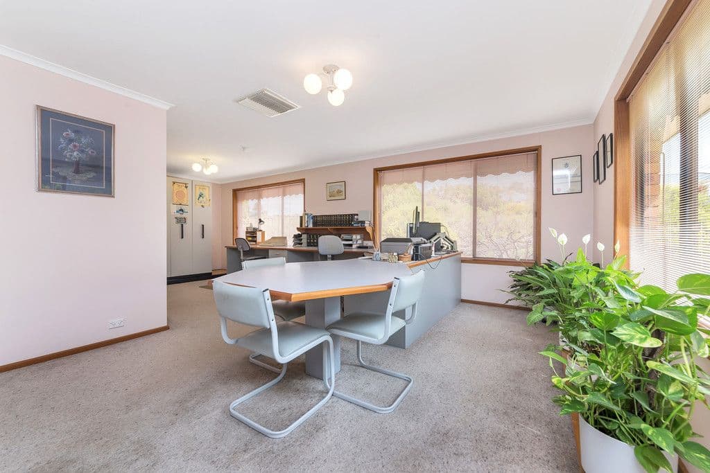 1 Victor Drive, Valley View SA 5093, Valley View - Thumbnail 3