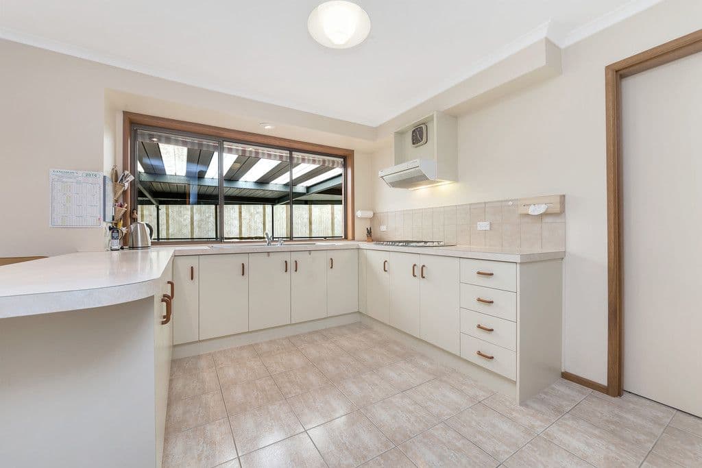 1 Victor Drive, Valley View SA 5093, Valley View - Thumbnail 4