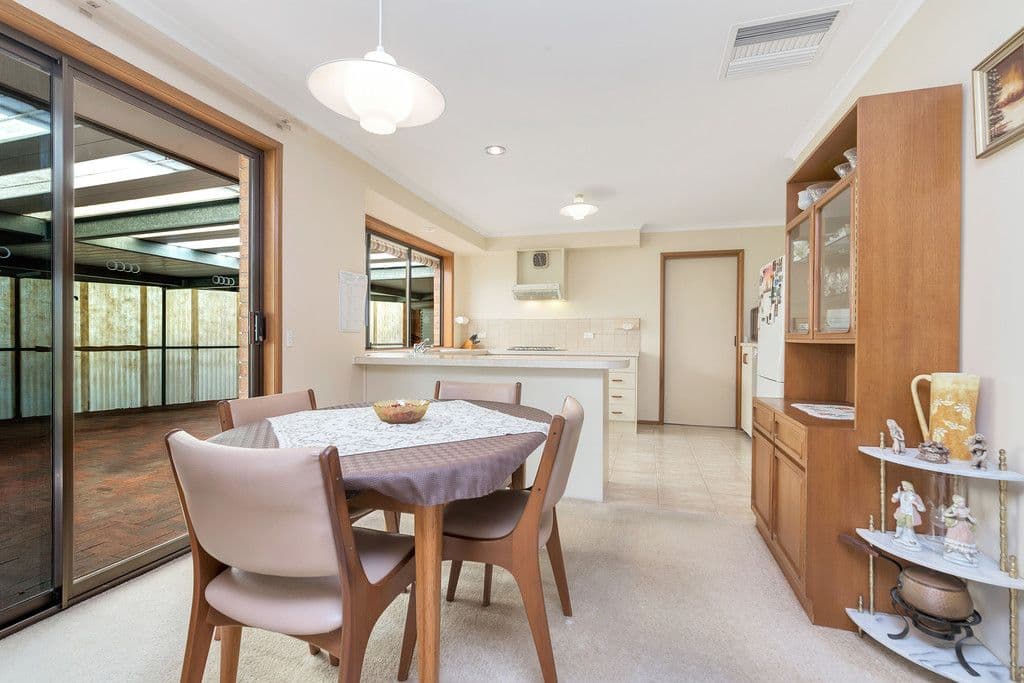 1 Victor Drive, Valley View SA 5093, Valley View - Thumbnail 5