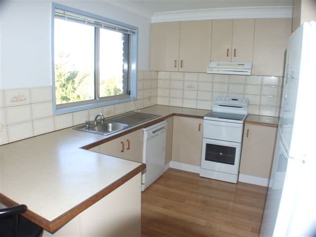 6  Bhutan Court, NEWTOWN QLD 4350, Newtown - Thumbnail 2