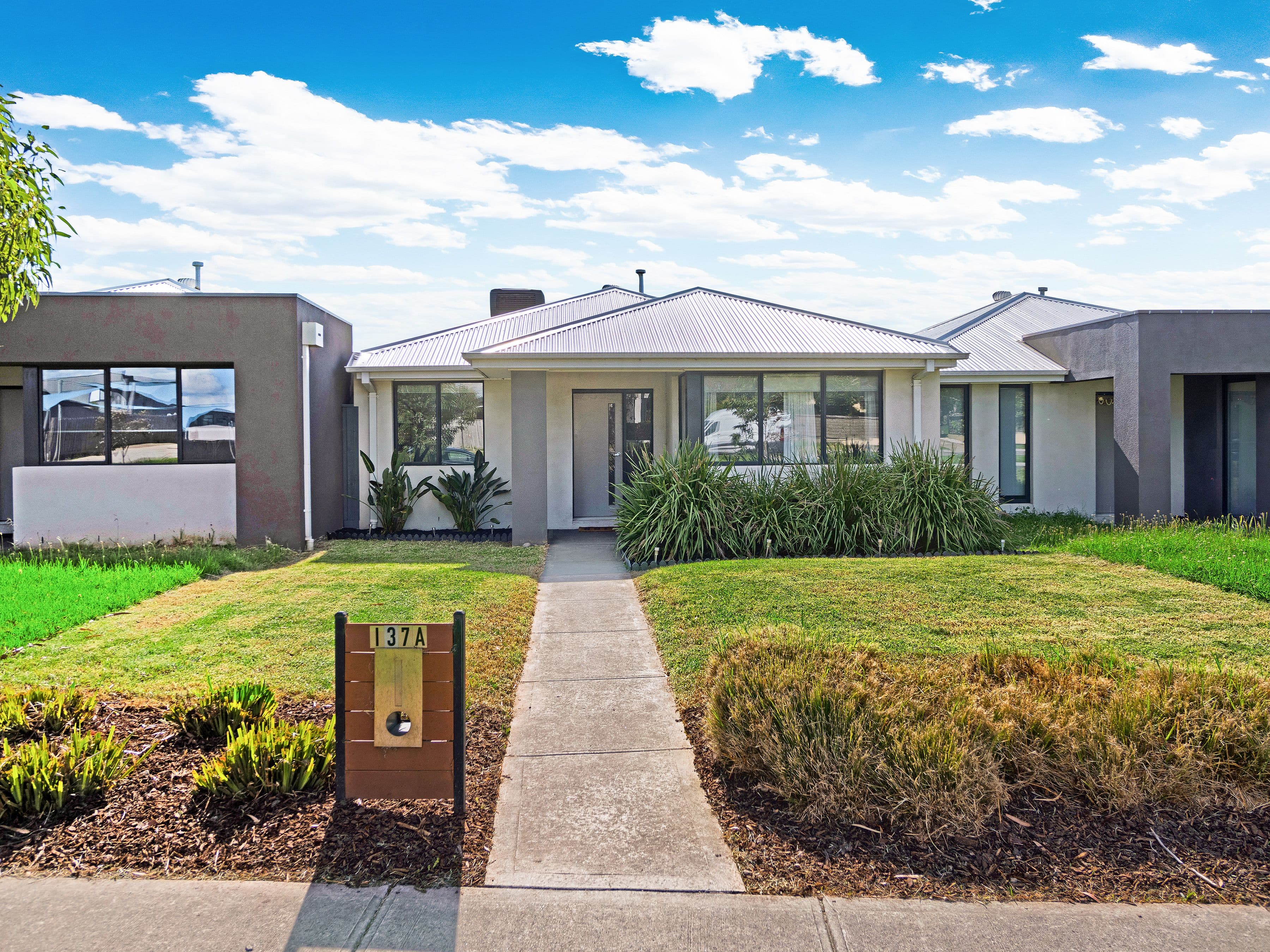 137a Wheelers Park Drive, Cranbourne North VIC 3977, Cranbourne North - Image 1