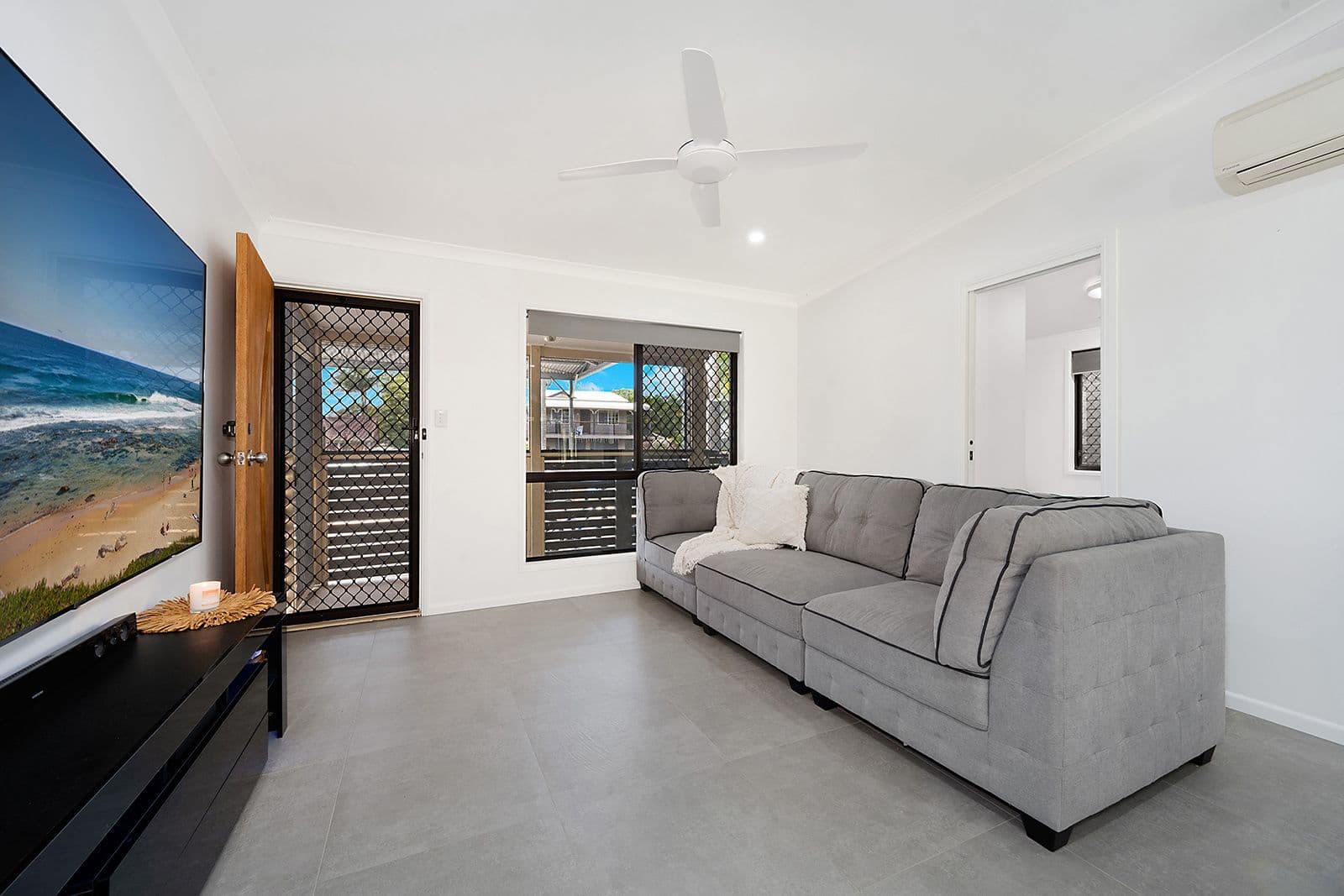 42 FREDAN Road, Deception Bay QLD 4508, Deception Bay - Thumbnail 4