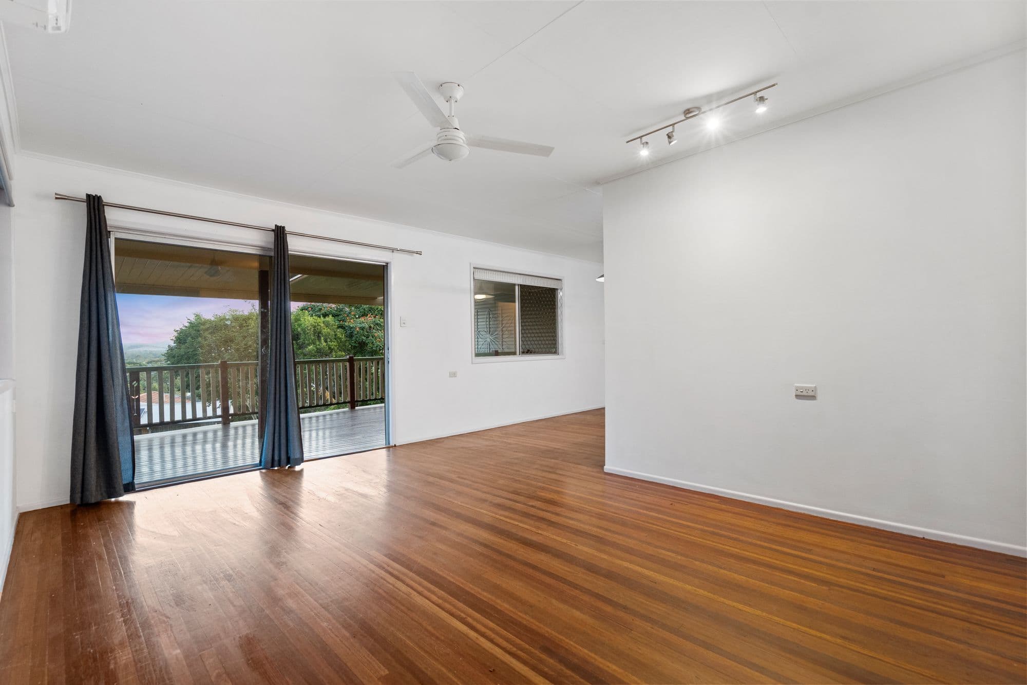 972 South Pine Road, Everton Hills QLD 4053, Everton Hills - Thumbnail 4