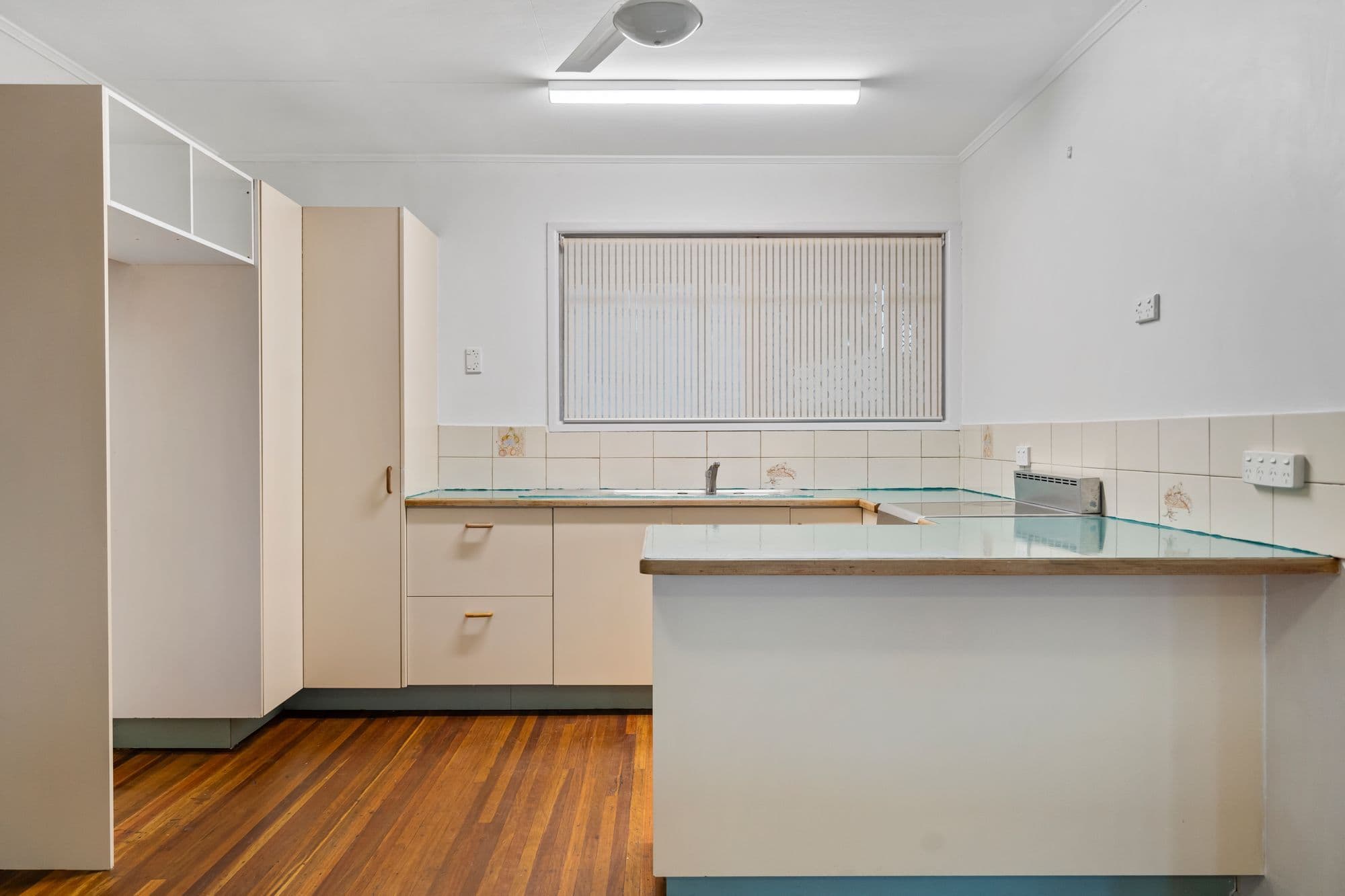 972 South Pine Road, Everton Hills QLD 4053, Everton Hills - Thumbnail 7