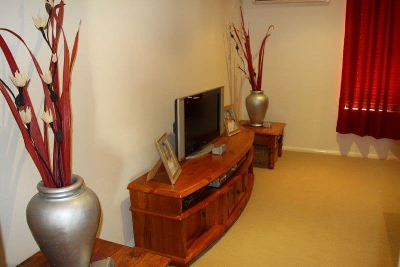 10 Lighthouse Drive, BOYNE ISLAND QLD 4680, Boyne Island - Thumbnail 4