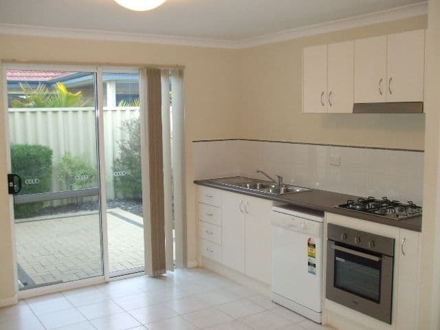 1 Hambly Crescent, CANNING VALE WA 6155, Canning Vale - Thumbnail 2
