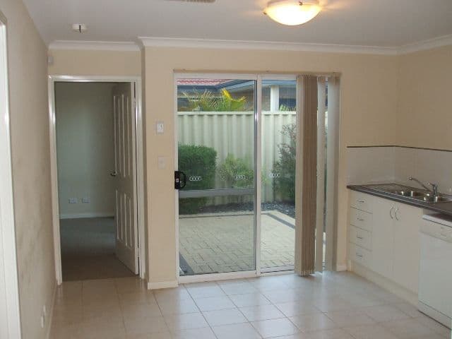 1 Hambly Crescent, CANNING VALE WA 6155, Canning Vale - Thumbnail 4