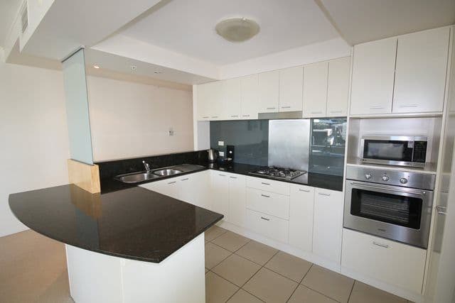 2685 'Broadbeach on the Park' Gold Coast Highway, Broadbeach QLD 4218, Broadbeach - Thumbnail 3