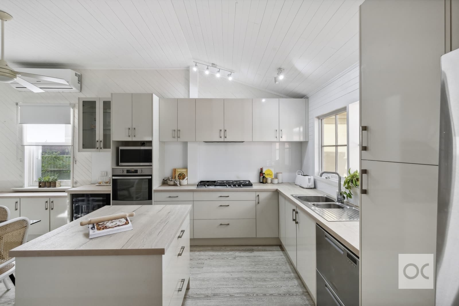 15 Elmo Avenue, Westbourne Park - Thumbnail 4