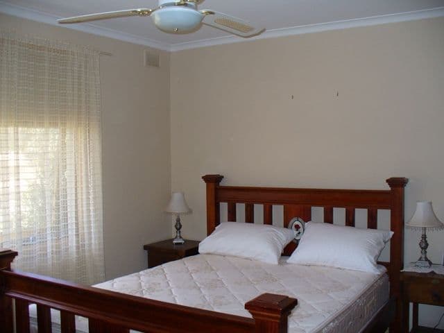 1 Phoenix Avenue, CLARE SA 5453, Clare - Thumbnail 3
