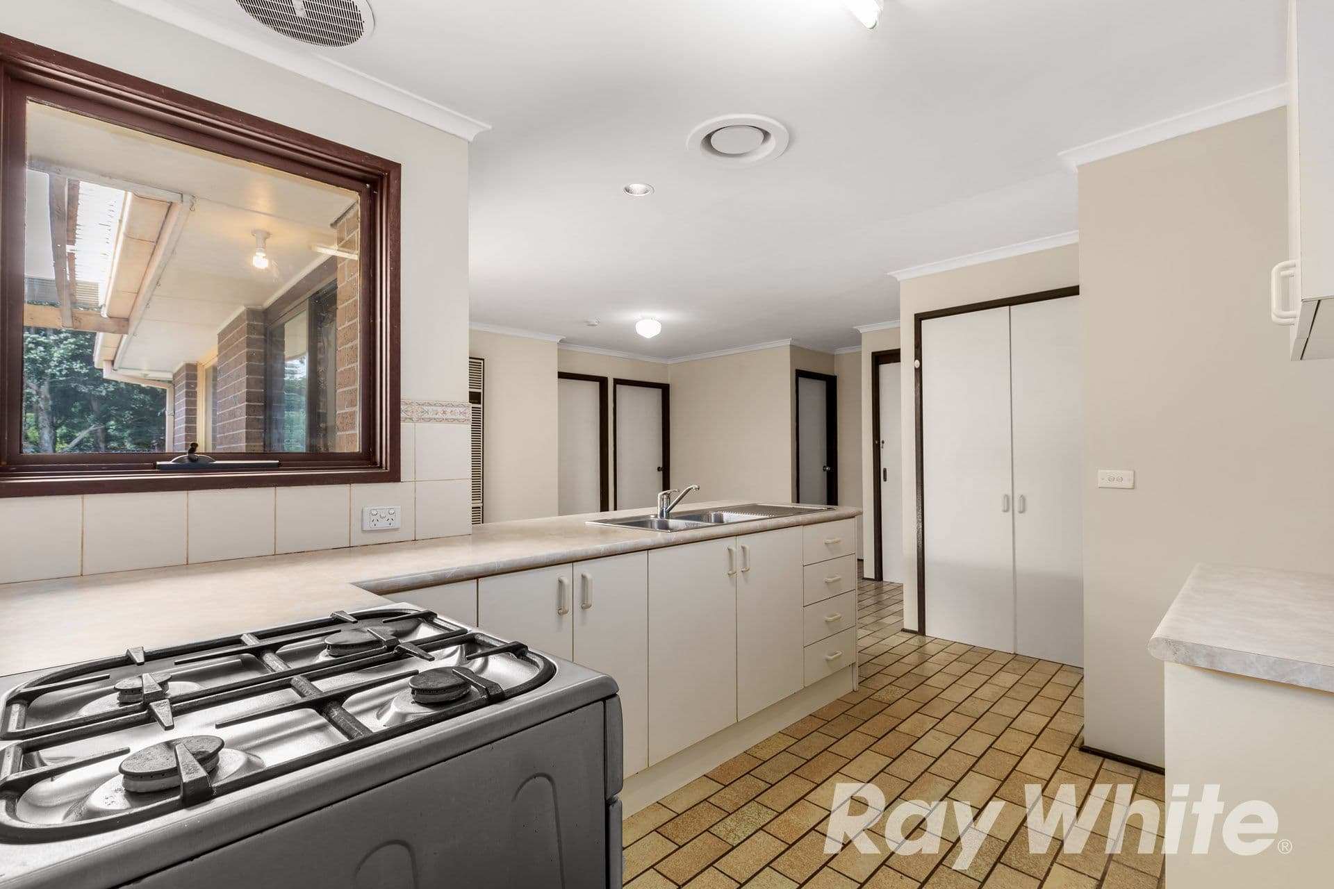 12 Parkstone Drive, Bayswater North VIC 3153, Bayswater North - Thumbnail 2