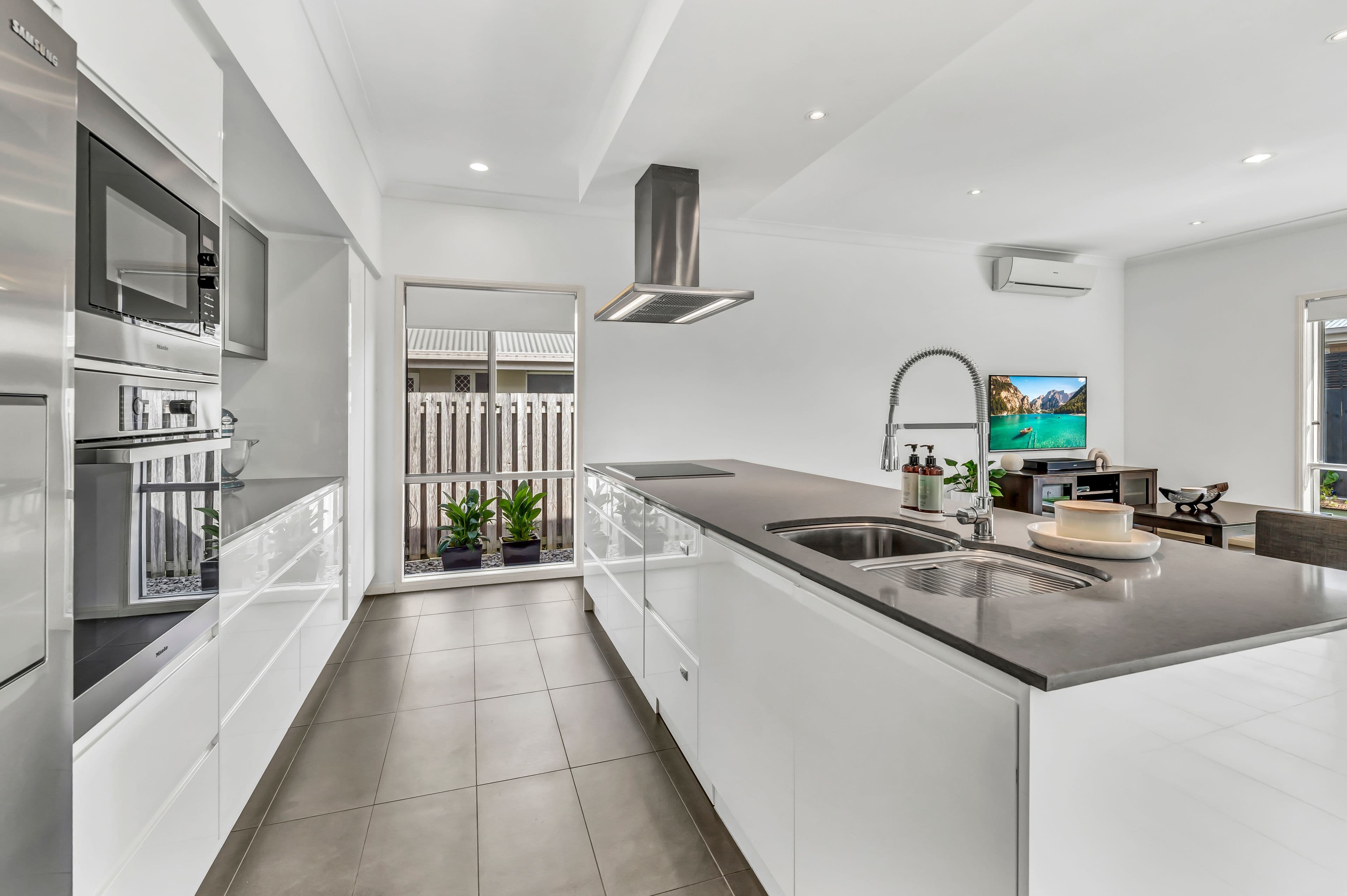 9 Mackenzie Street, Coomera QLD 4209, Coomera - Image 1