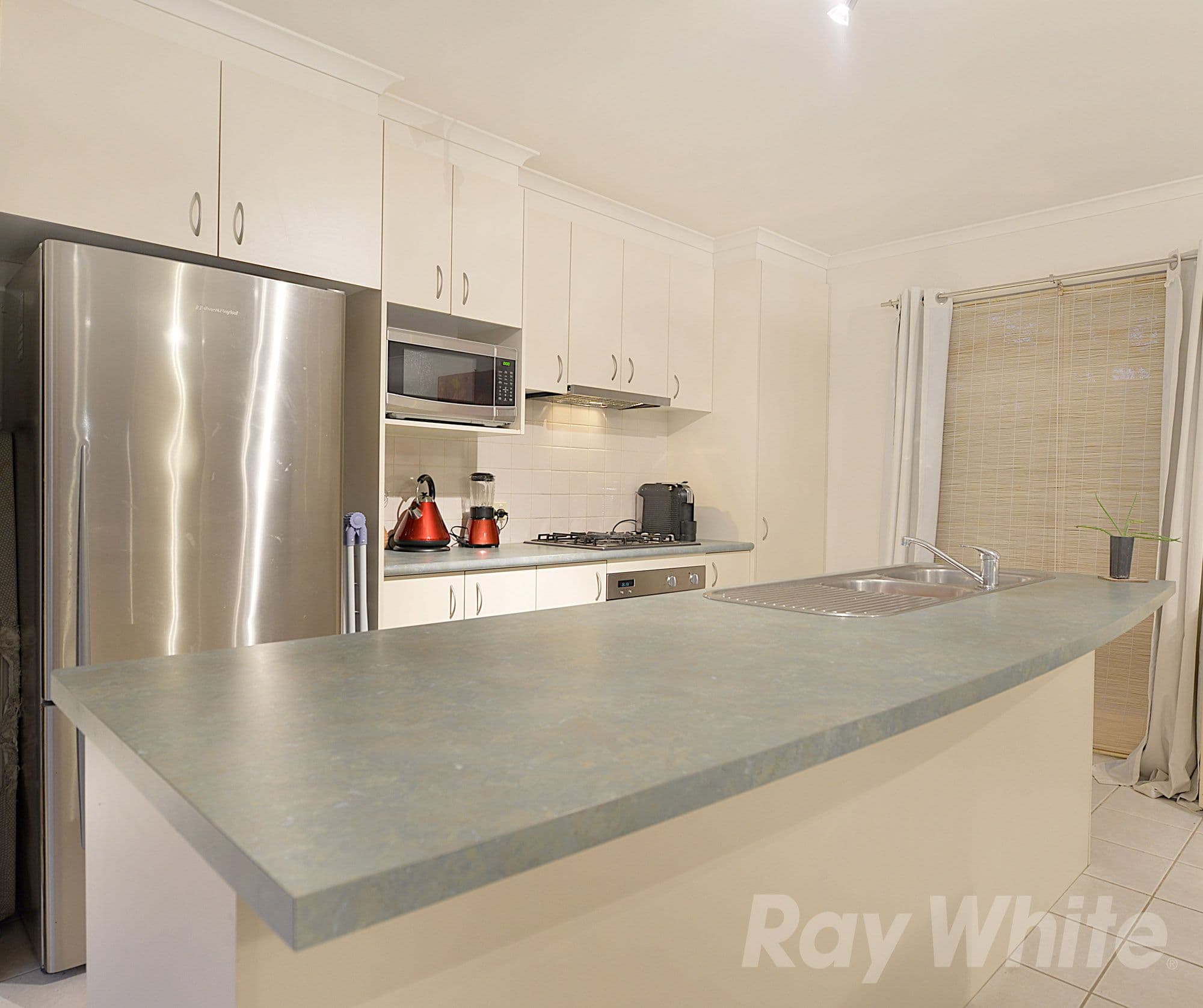 9 The Glen, Pakenham VIC 3810, Pakenham - Thumbnail 4