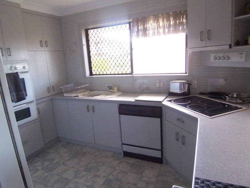 16 Gaillardia Street, MACGREGOR QLD 4109, Macgregor - Thumbnail 3