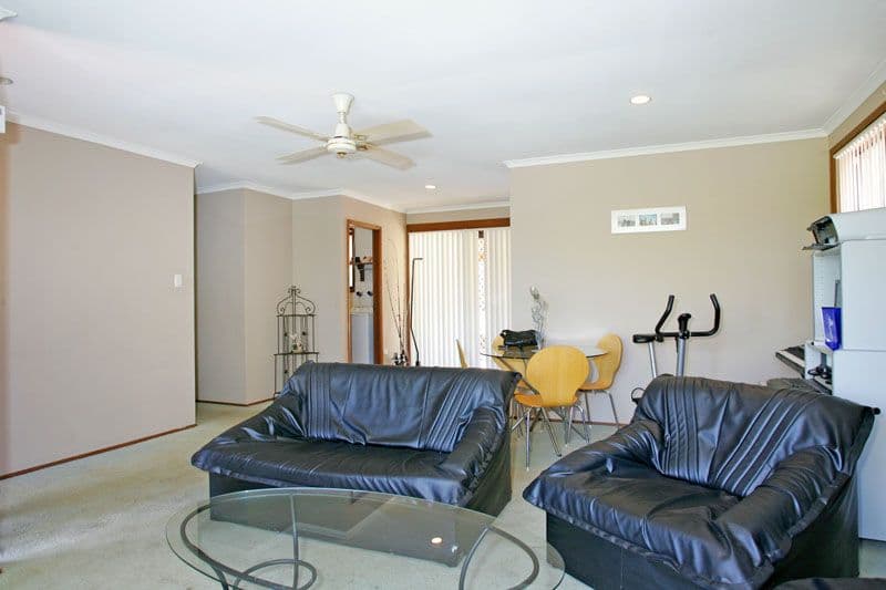 11 Pendant Parade, KILLARNEY VALE NSW 2261, Killarney Vale - Thumbnail 5